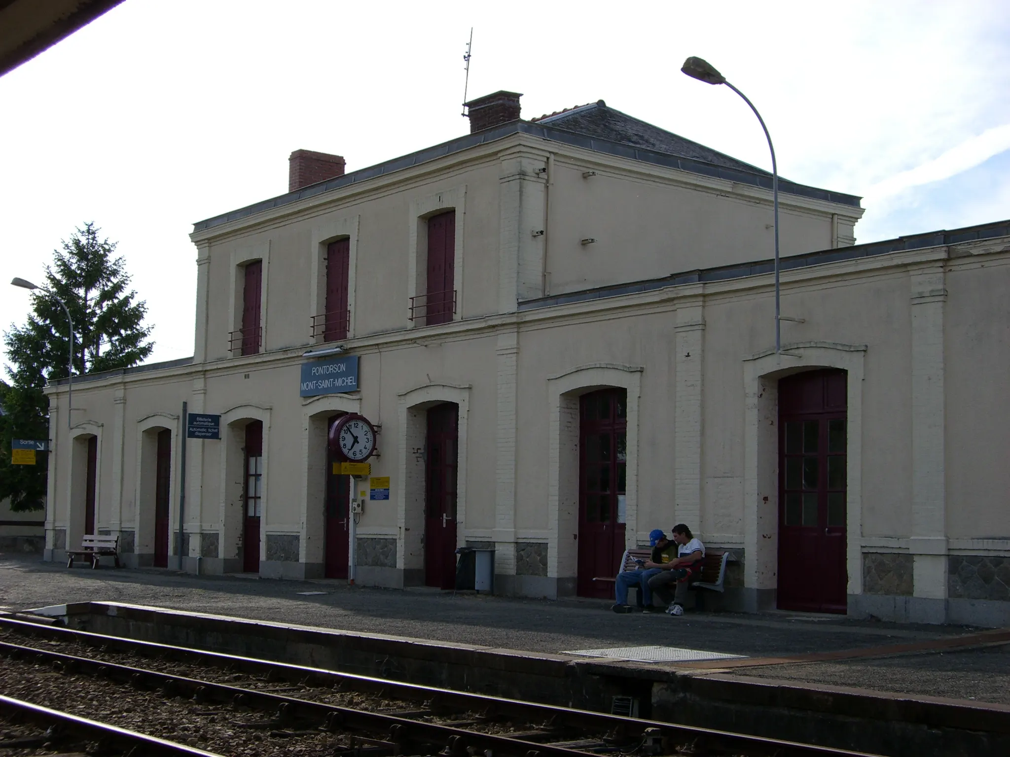 2006 Jun - Pontorson station, the nearest train stain to Mont-Saint-Michel - Normandy